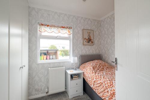 Bed 2.jpg