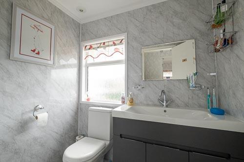 Shower Room.jpg