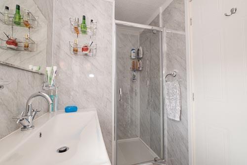 Shower Room 2.jpg