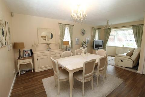 8 Foxglove Close, New Balderton, Newark, NG24 3EY