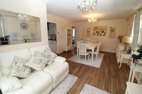 8 Foxglove Close, New Balderton, Newark, NG24 3EY