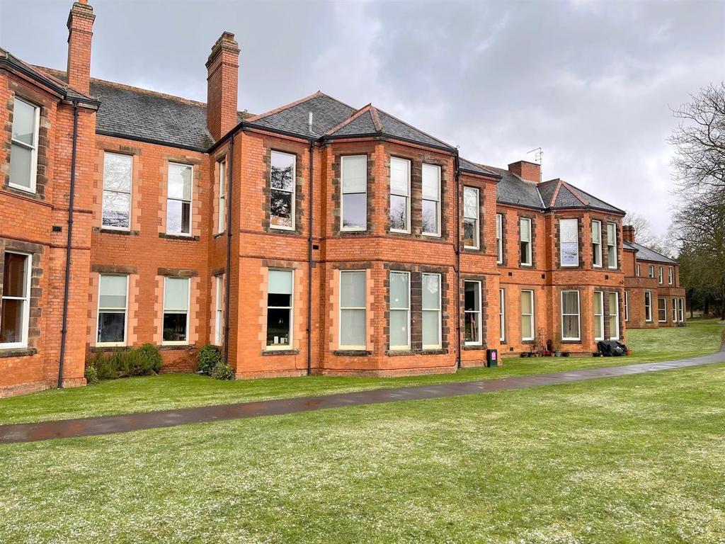 Willow Drive, St Edwards Park... 3 bed apartment £160,000