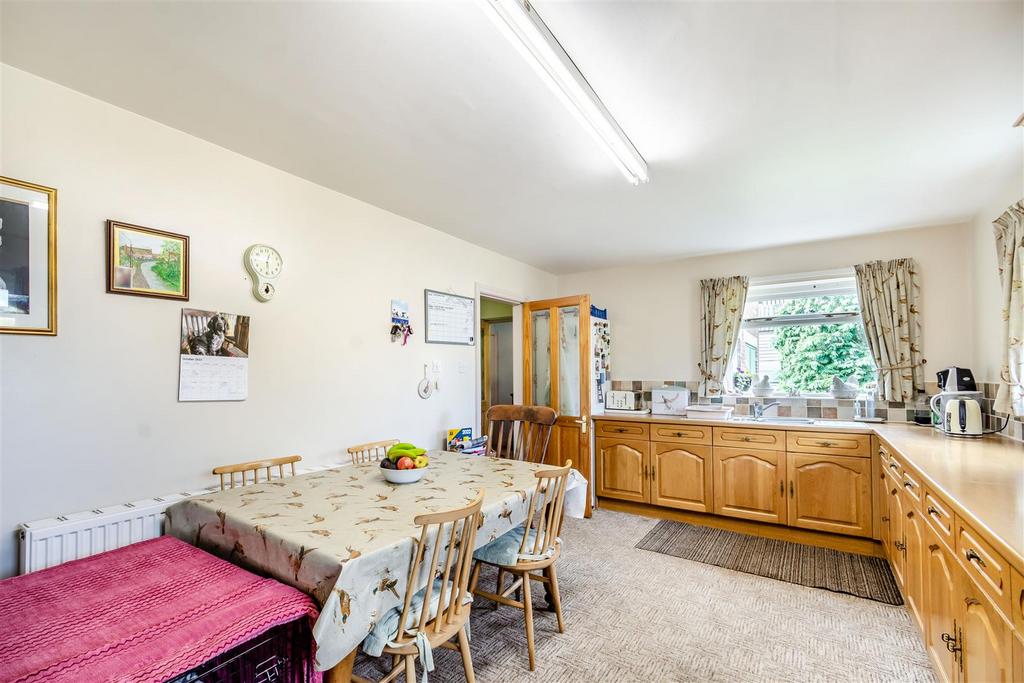 Kitchen/dining area