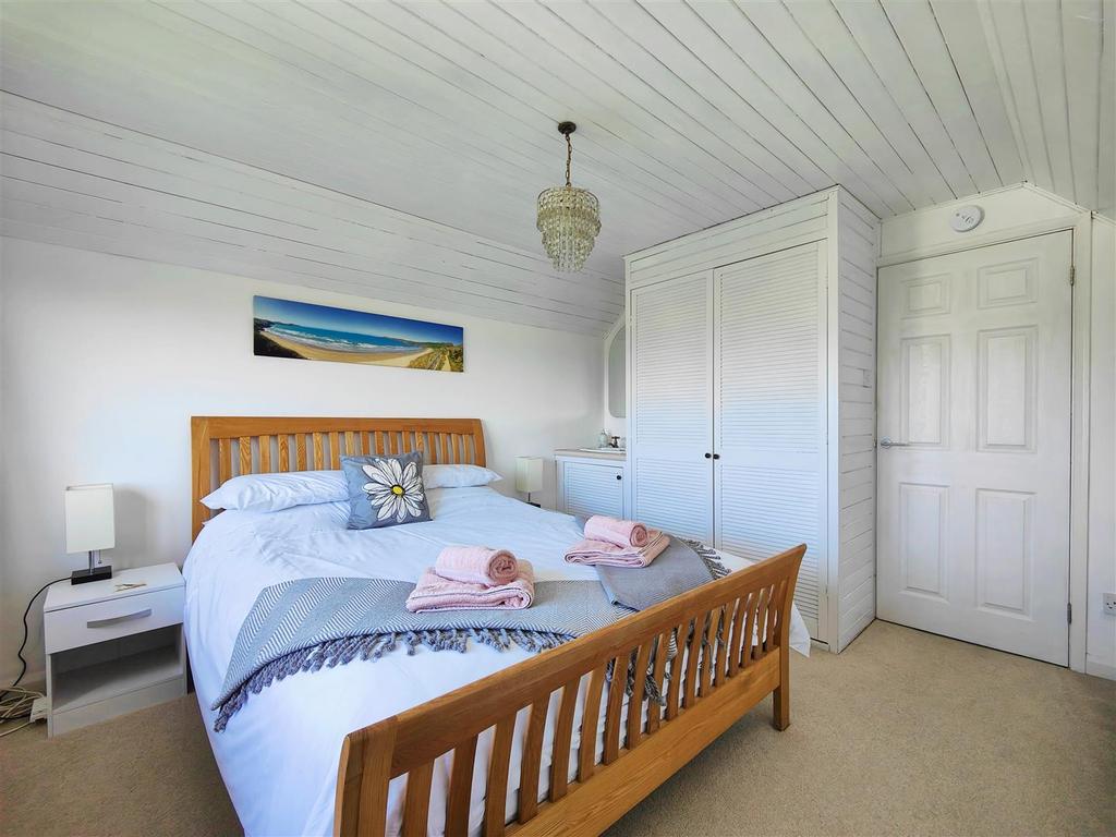 Bedroom 1 (rear)
