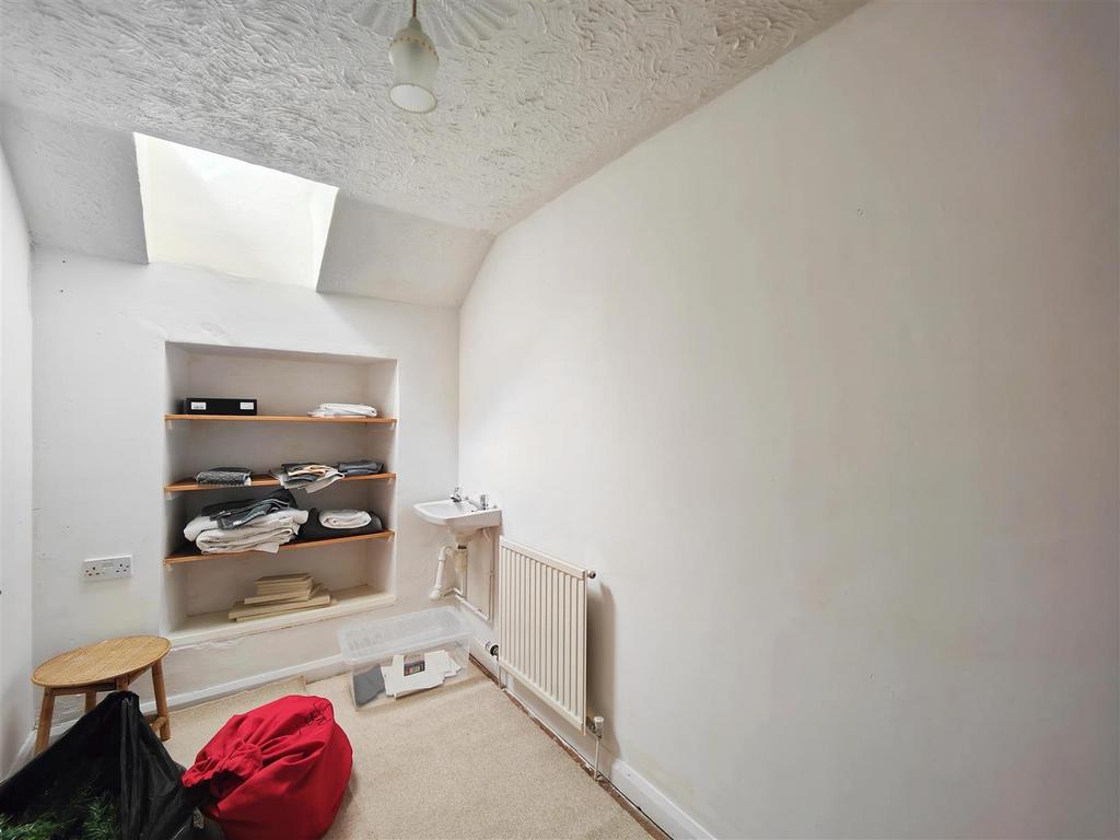 Bedroom 3/Study