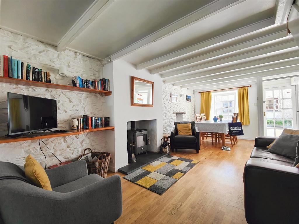 Sitting/Dining Room