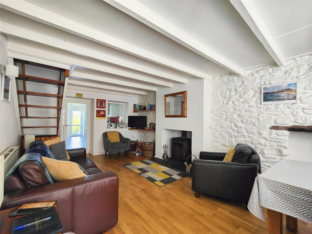 Sitting/Dining Room