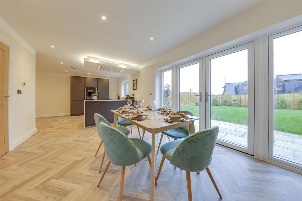 Dining with View to Garden