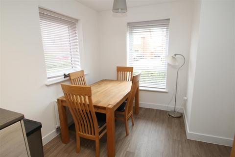 14 Gray Street, Longhedge, Salisbury, SP4 6SX