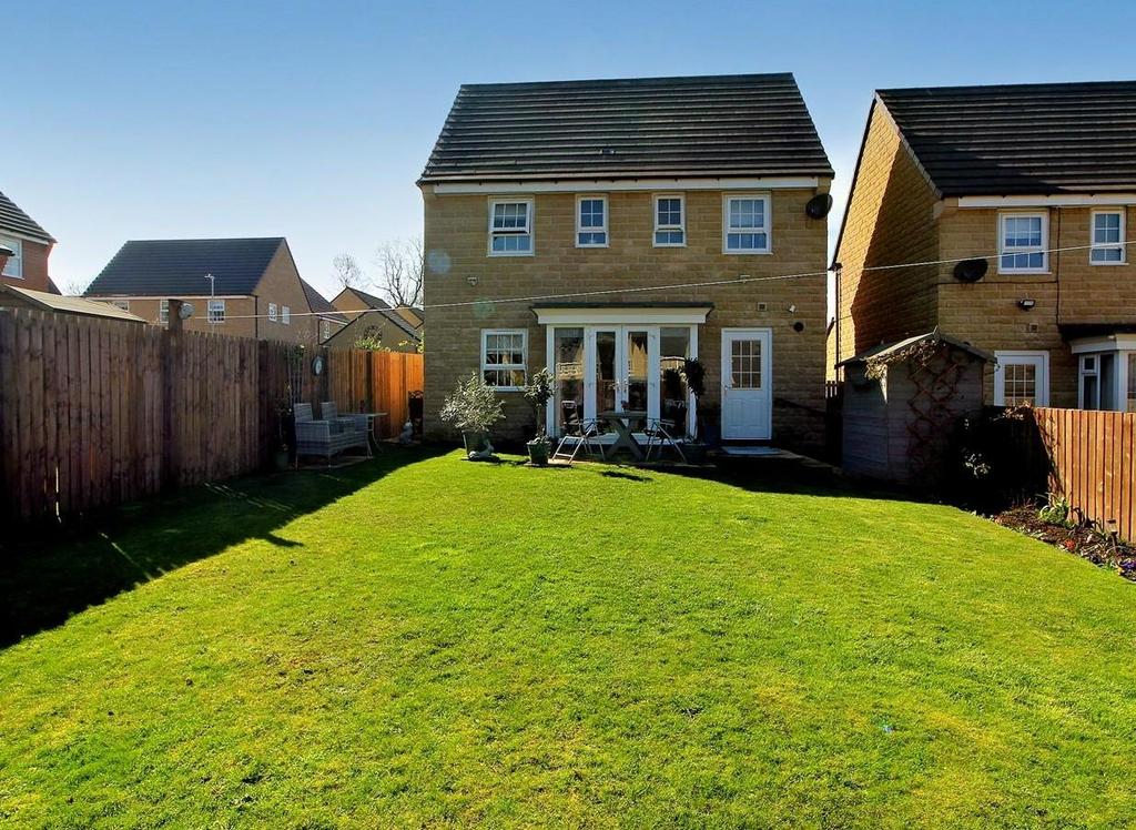Paddock Walk, Skelmanthorpe, Huddersfield, HD8 9UU 3 bed detached house