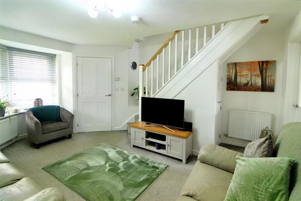 Paddock Walk, Skelmanthorpe, Huddersfield, HD8 9UU 3 bed detached house