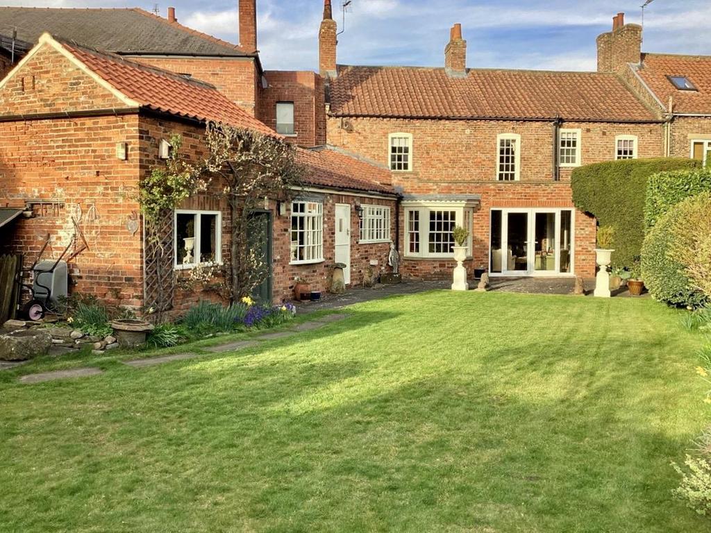 Long Street, Easingwold, York 4 bed terraced house for sale £650,000