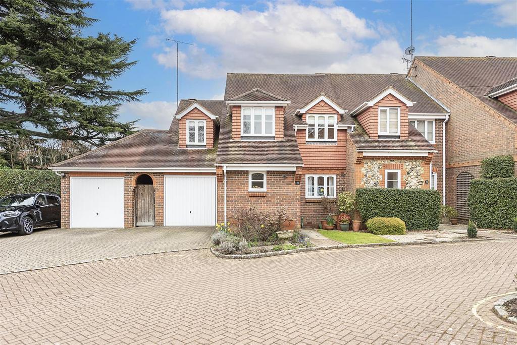 Sir Josephs Walk, Harpenden 3 bed end of terrace house for sale £1,195,000