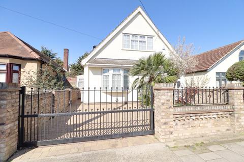 59 Betterton Road, Rainham, RM13 8NB