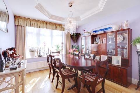 59 Betterton Road, Rainham, RM13 8NB