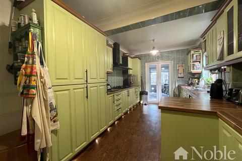 3 bedroom semi-detached bungalow for sale - Moor Lane, Upminster
