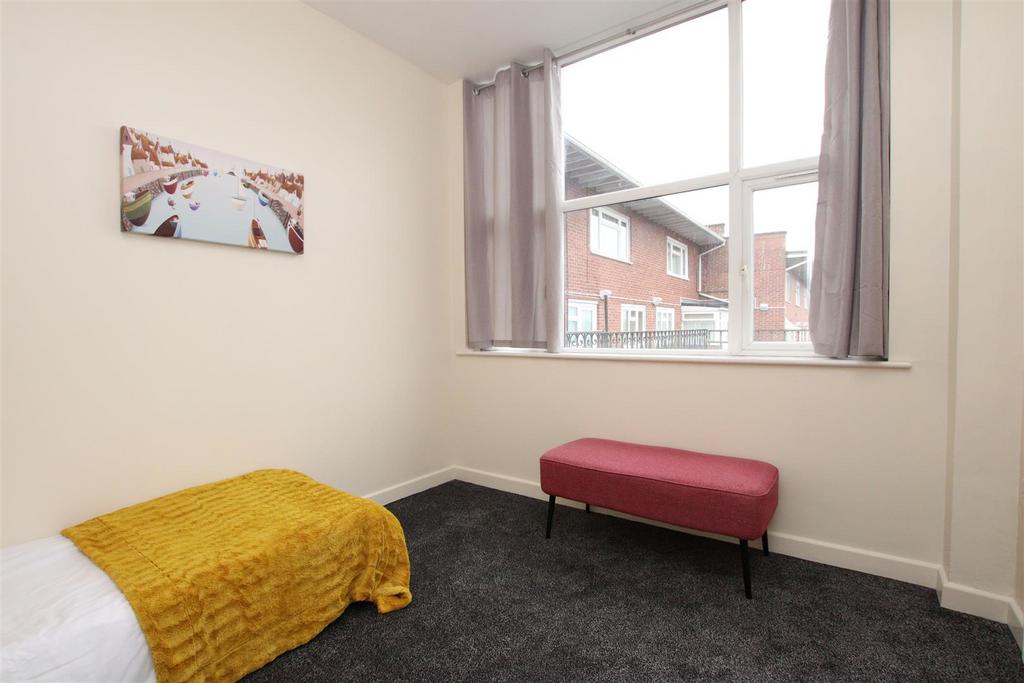 Bedroom 2.JPG