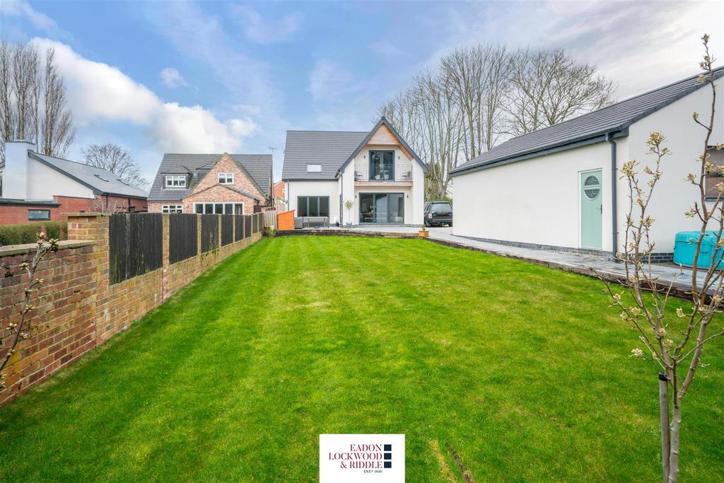 Moat Lane, Wickersley, Rotherham 4 bed detached house £795,000