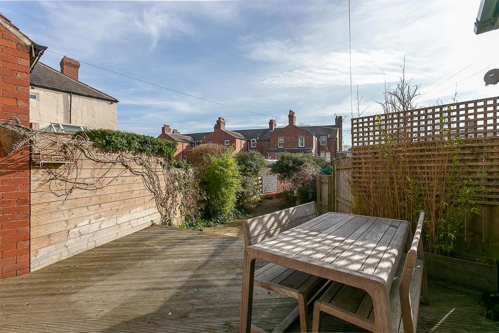 The Drive, Gosforth, Newcastle upon Tyne 5 bed terraced house £625,000
