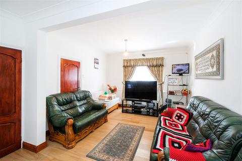 22 Penrhyn Crescent, London, E17 5BH