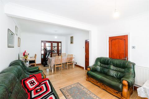 22 Penrhyn Crescent, London, E17 5BH