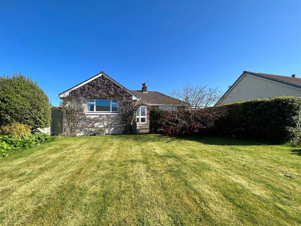 Hele Lane, Frithelstockstone, Torrington 2 bed detached bungalow for