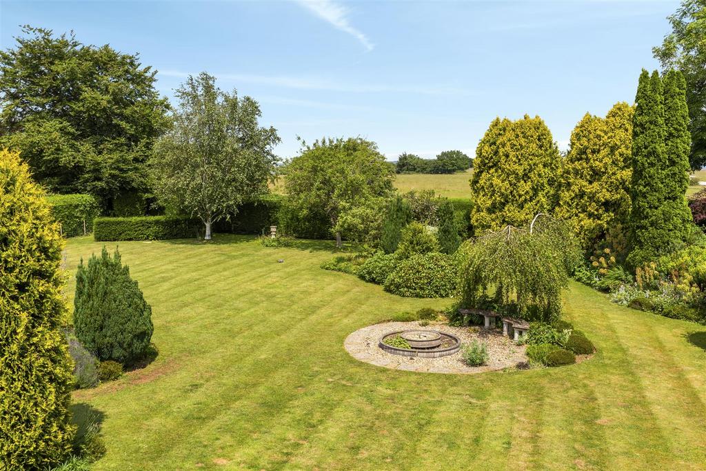 The Hithe, Rodborough Common, Stroud 4 bed detached house £1,800,000