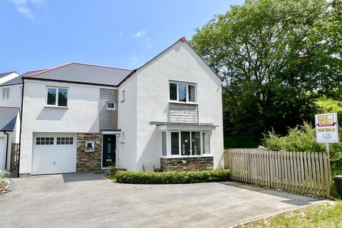 9 Quillet Close, St Austell, PL25 4GD