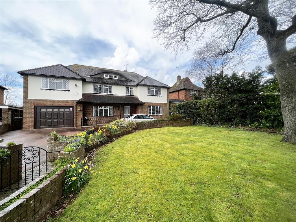 Harley Shute Road, St. LeonardsOnSea 5 bed detached house for sale £800,000