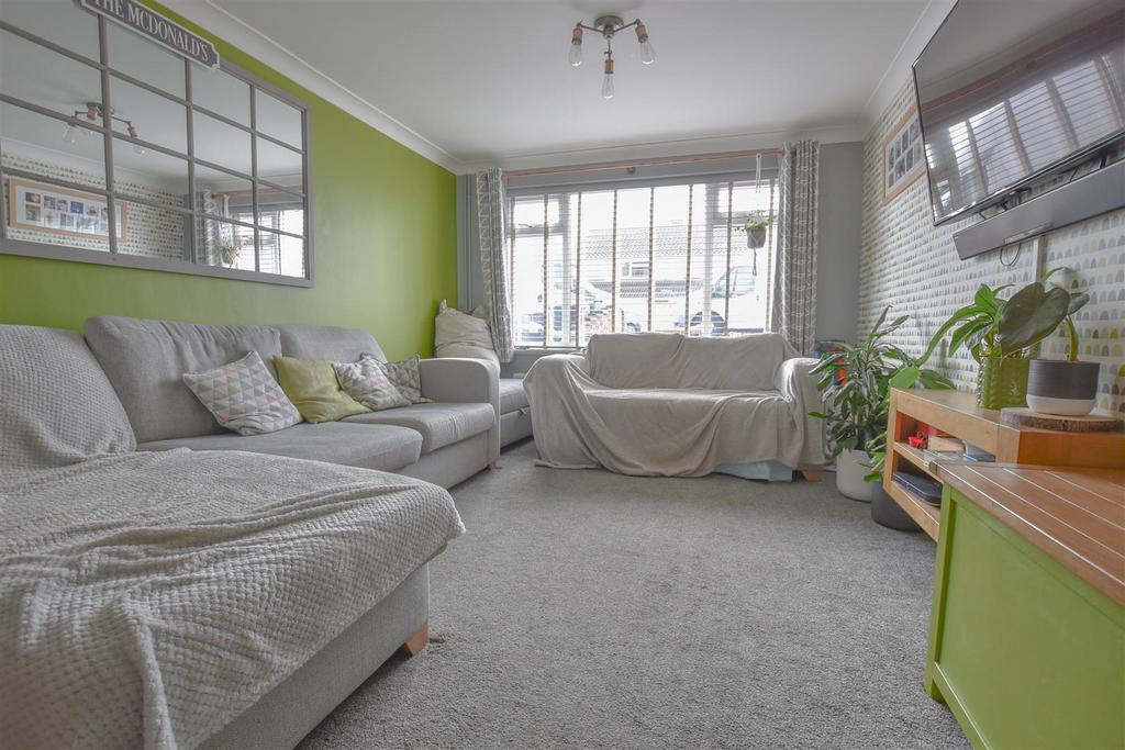 Arkwright Road, Irchester... 3 bed semidetached house £289,995