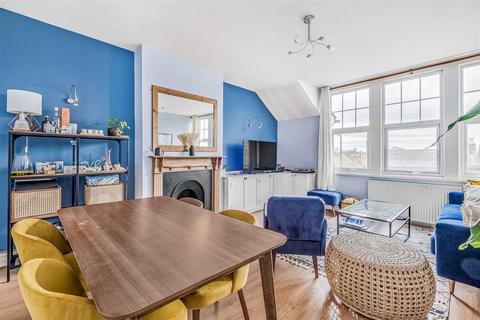 2 bedroom flat to rent, Upper Richmond Road West, East Sheen, SW14