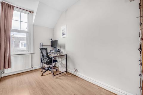 2 bedroom flat to rent, Upper Richmond Road West, East Sheen, SW14