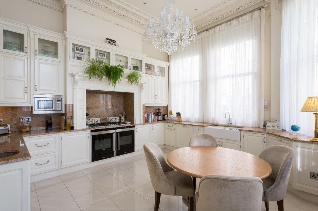 Kitchen dining room