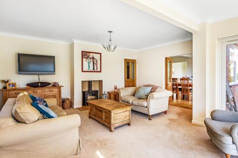 4 Oast Road, Oxted, RH8 9DX