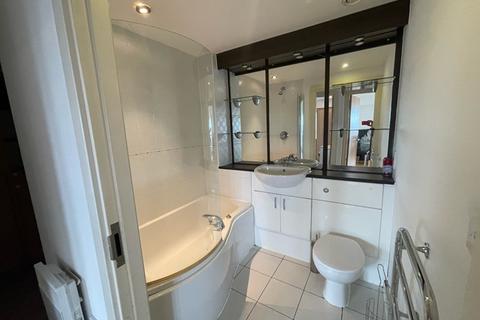 2 bedroom apartment to rent, *Available Now*10TH FLOOR MASSHOUSE 2 DOUBLE BED APARTMENT WITH LARGE BALCONY