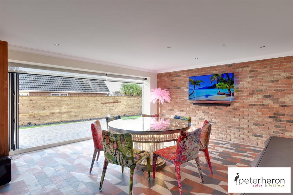 Living Room/Kitchen