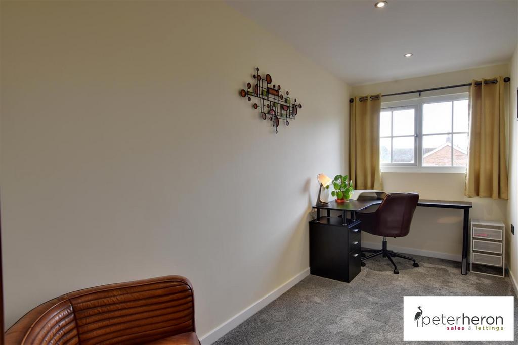 Bedroom 4/Office
