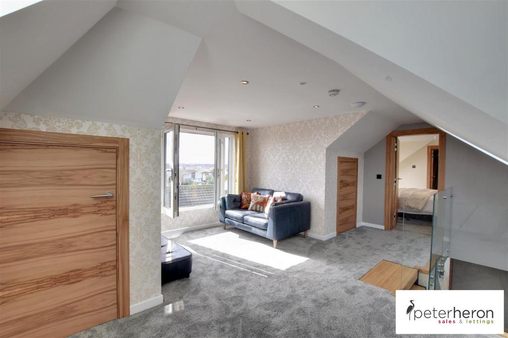 Principal Suite with Living Area