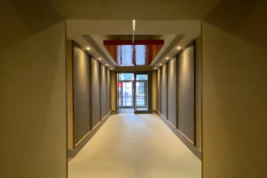 Albany House lobb...