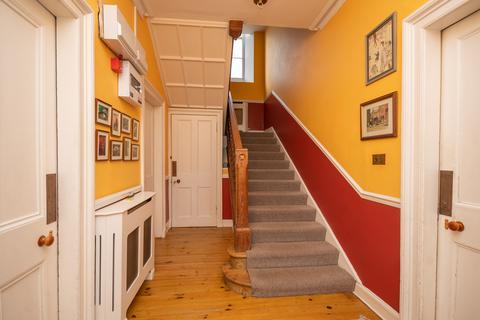 Galvelmore House, 5 Galvelmore Street, Crieff, PH7 4BY