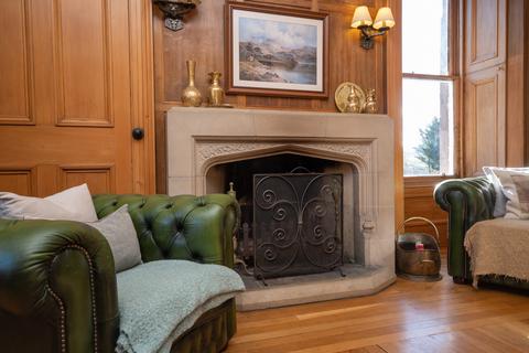 Galvelmore House, 5 Galvelmore Street, Crieff, PH7 4BY