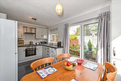 9 Botley Road, Park Gate, Southampton, SO31 1AH