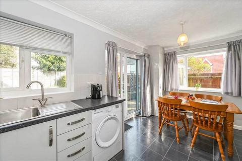 9 Botley Road, Park Gate, Southampton, SO31 1AH