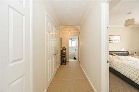 9 Botley Road, Park Gate, Southampton, SO31 1AH