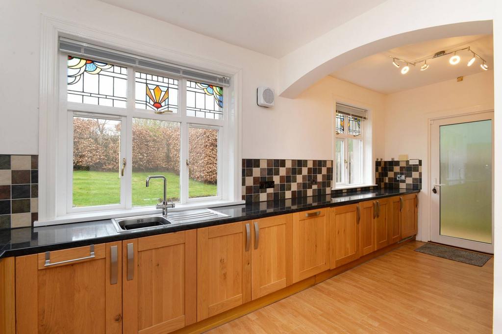 Sunnyside Cottage, Ballencrieff Toll... 5 bed detached house £420,000