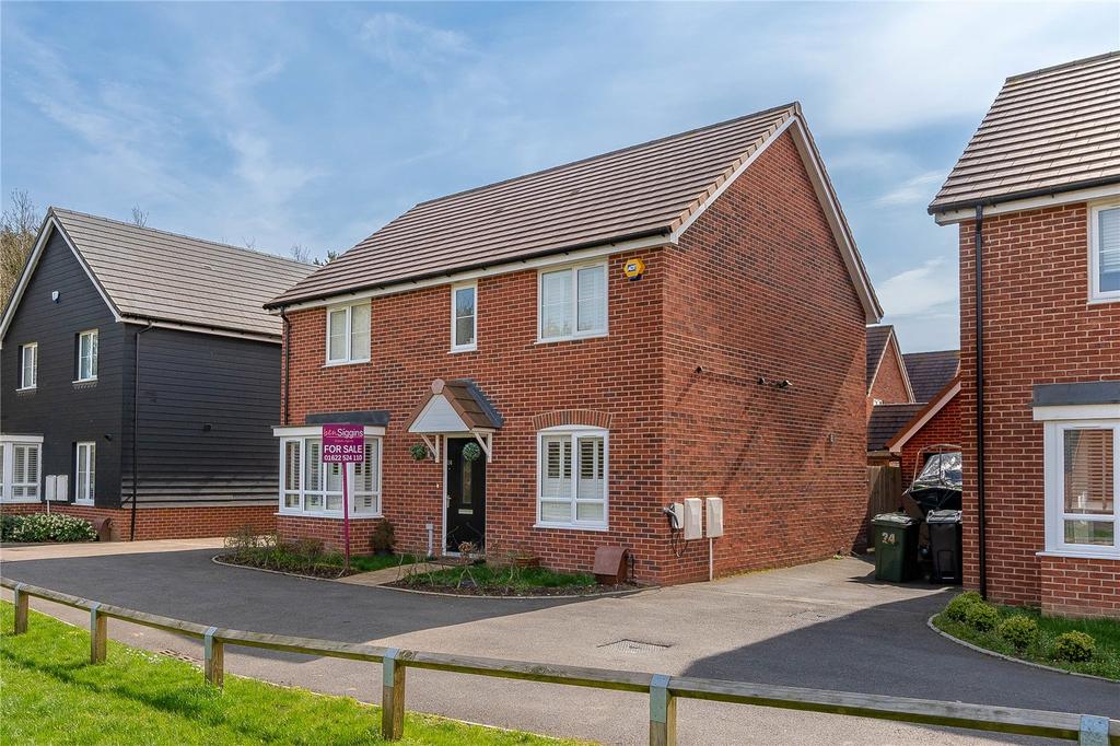 Wenham Drive, Maidstone, ME17 4 bed detached house for sale £475,000