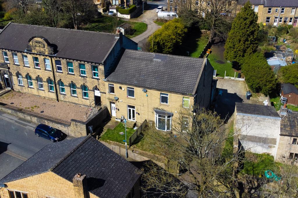 Hanson Lane, Huddersfield, HD1 4 bed end of terrace house for sale £