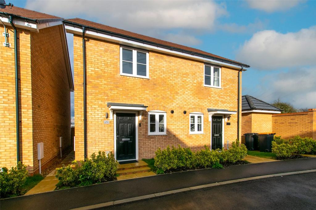 Leighton Buzzard, Bedfordshire LU7 2 bed semidetached house £310,000