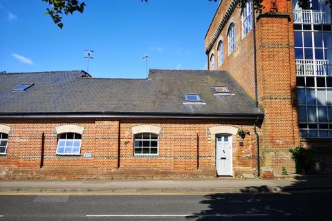 25 Catteshall Road, Godalming, GU7 3DJ