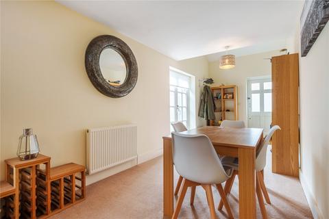 25 Catteshall Road, Godalming, GU7 3DJ